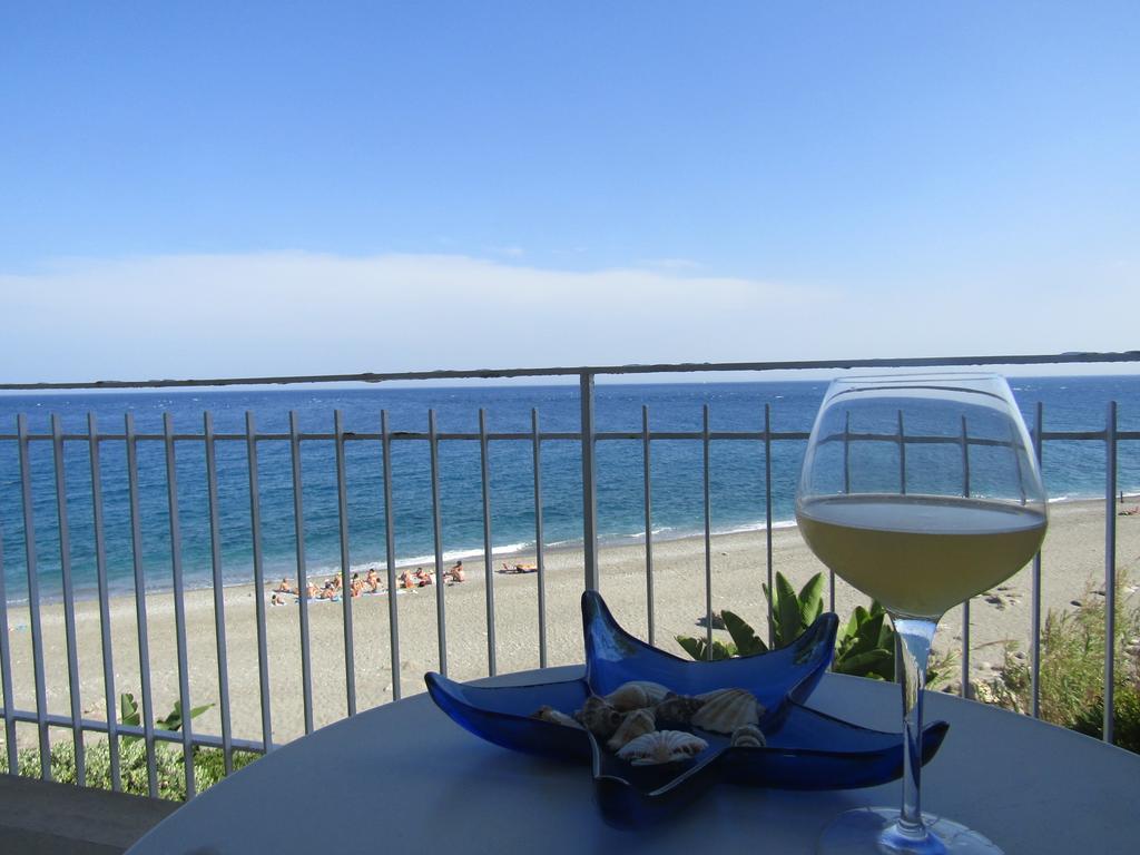 Appartamento mare mare Forza dʼAgro Exterior foto