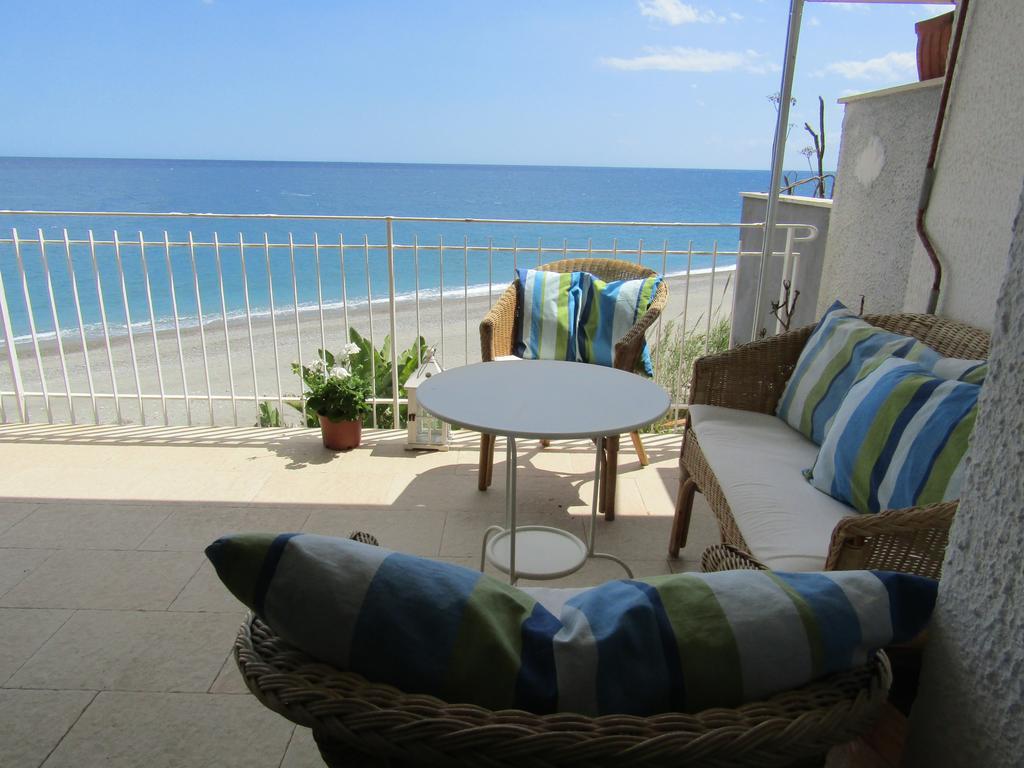 Appartamento mare mare Forza dʼAgro Exterior foto